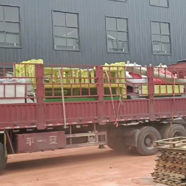 ООО Цзянси Хэвэй Экологические Технологии занята отгрузкой грузов! Вакуумные ленточные фильтр-прессы отправляются для обеспечения эффективного производства клиентов.