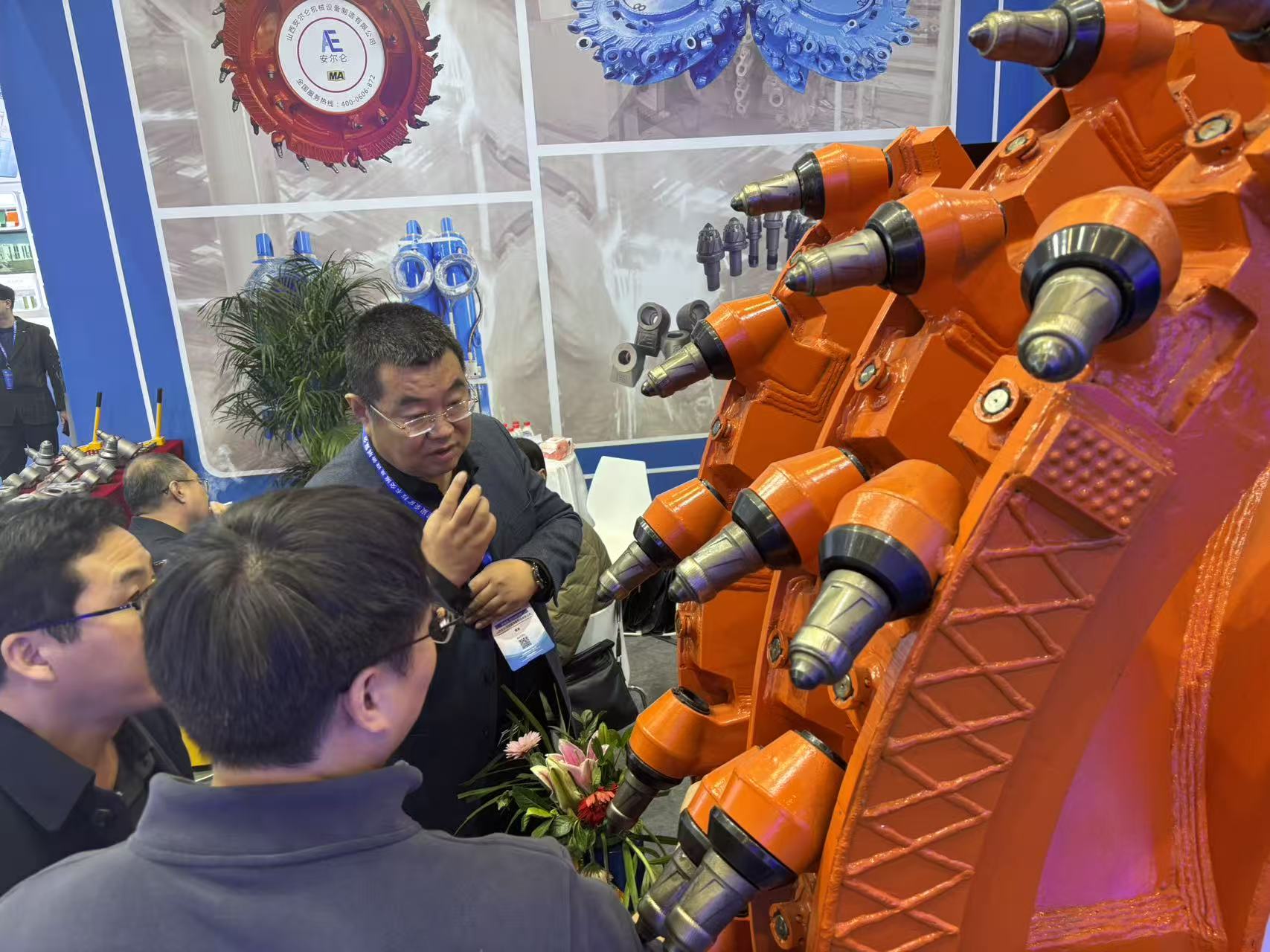 Shanxi An’erlun неожиданно появилась на выставке угля в Пекине