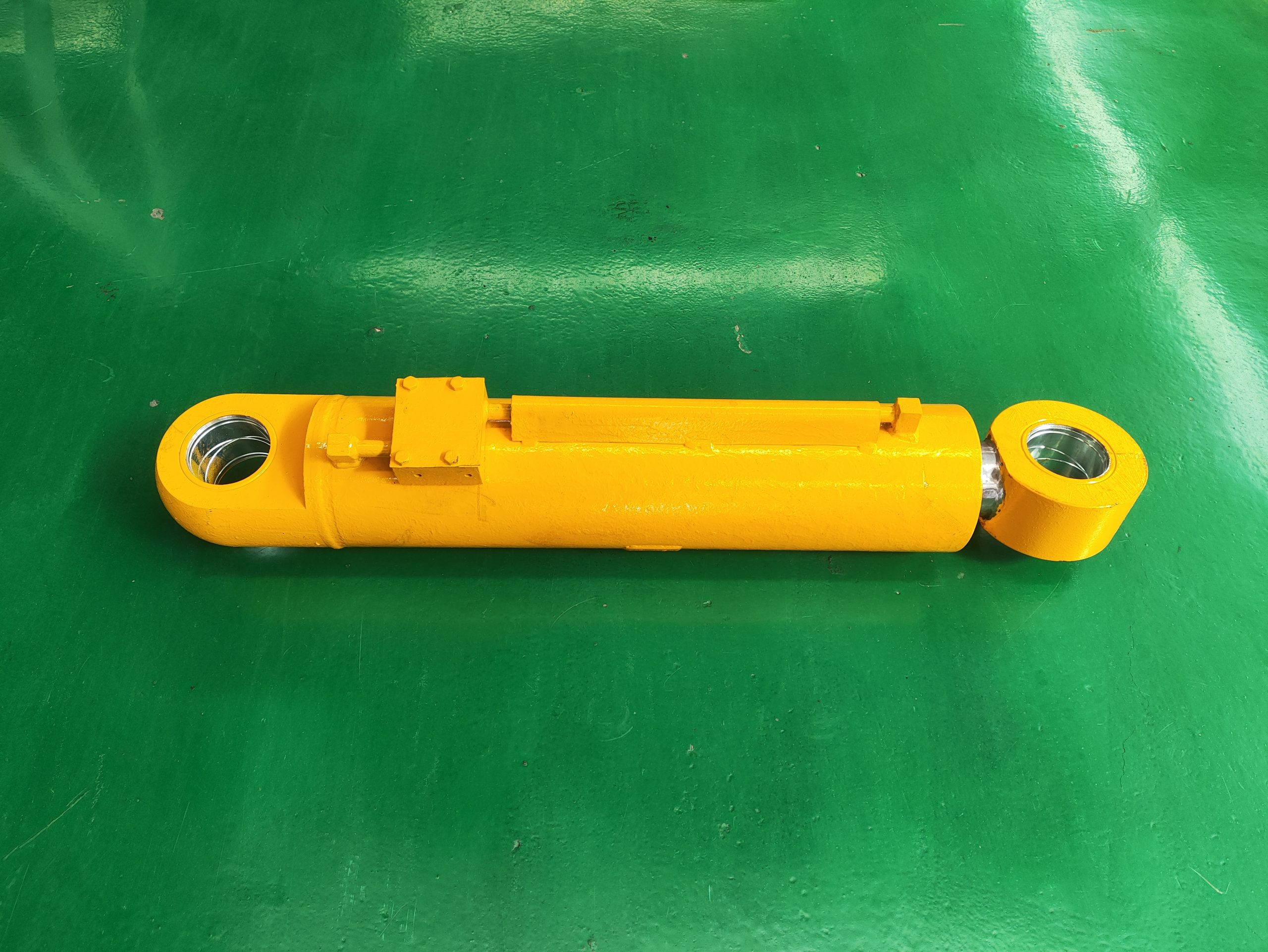 Гидравлический цилиндр подъема угледобывающего комбайна