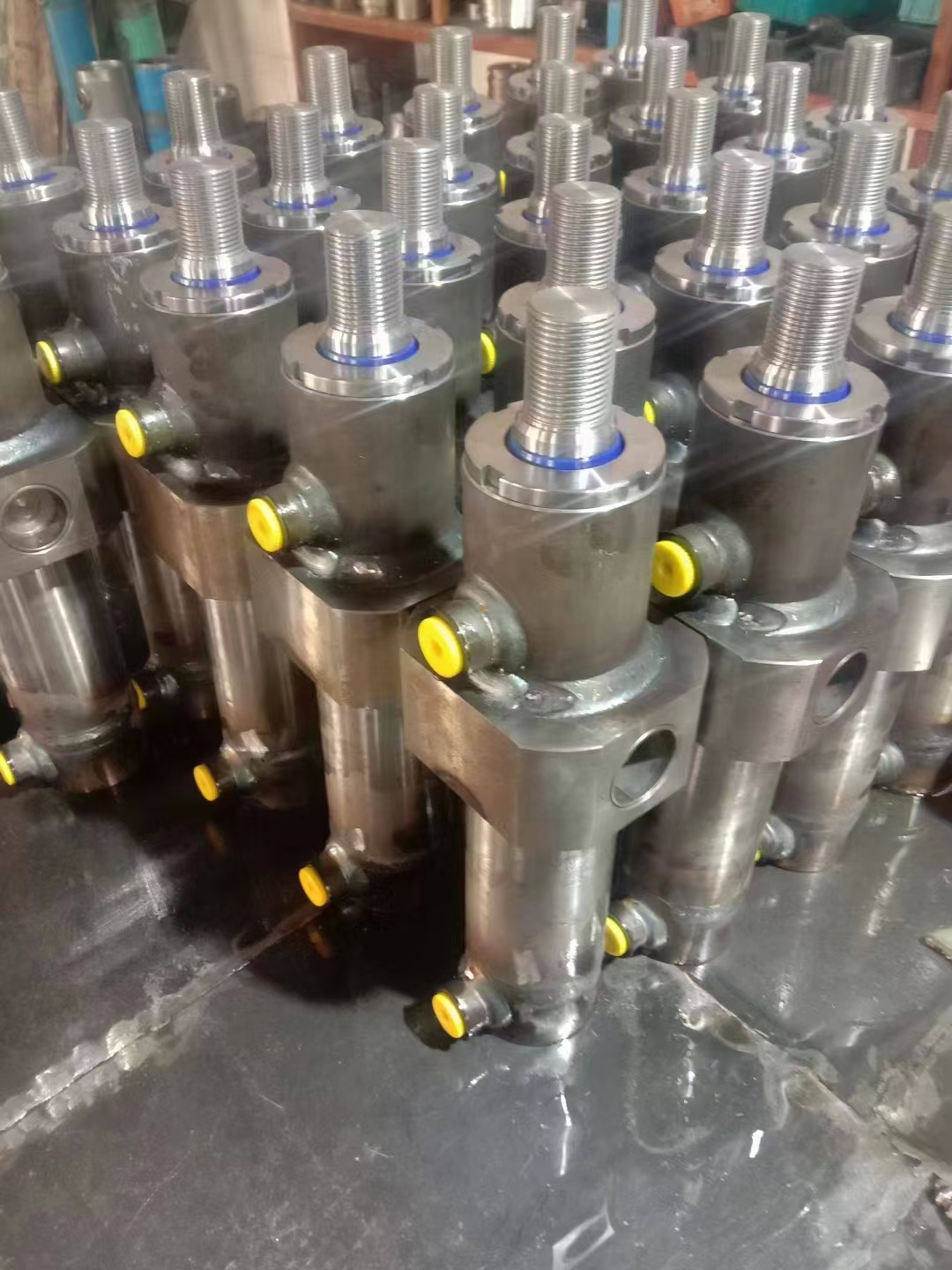 Промышленные гидроцилиндры под заказ для промышленного оборудования: решения для тяжелой техники и высоких нагрузок