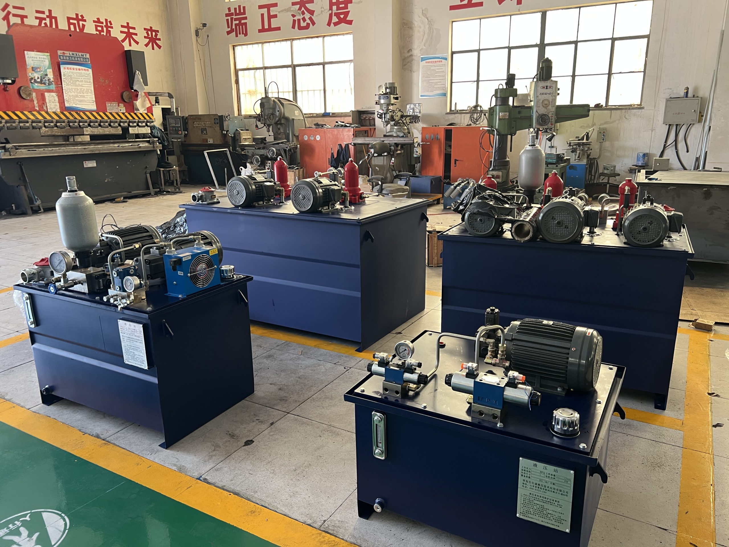 Почему стандартные гидроцилиндры не подходят для тяжелых промышленных условий