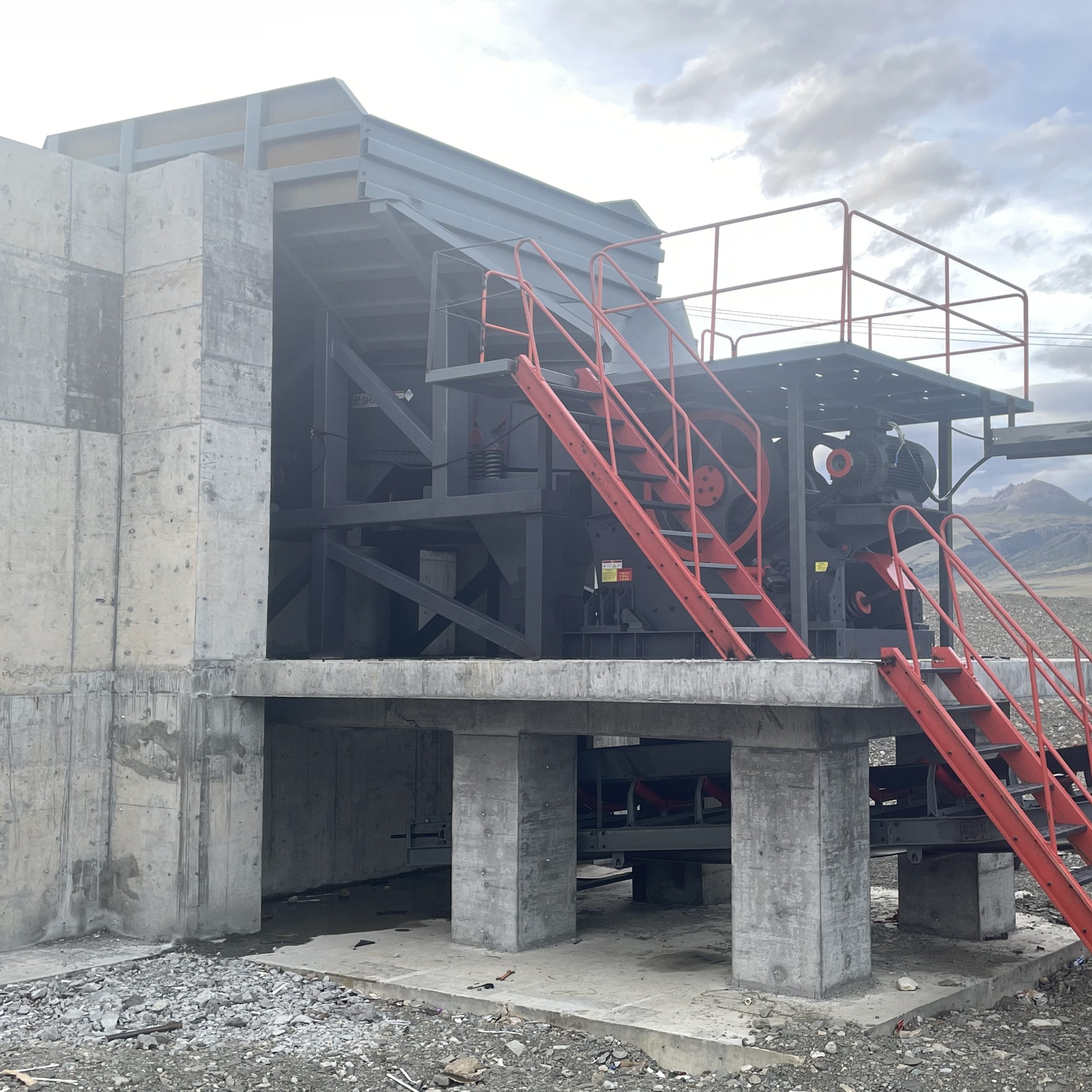 Какие у щековой дробилки характеристики для экологии?