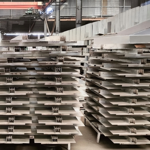 Люки из высокопрочного чугуна: оптимальное решение для городского строительства