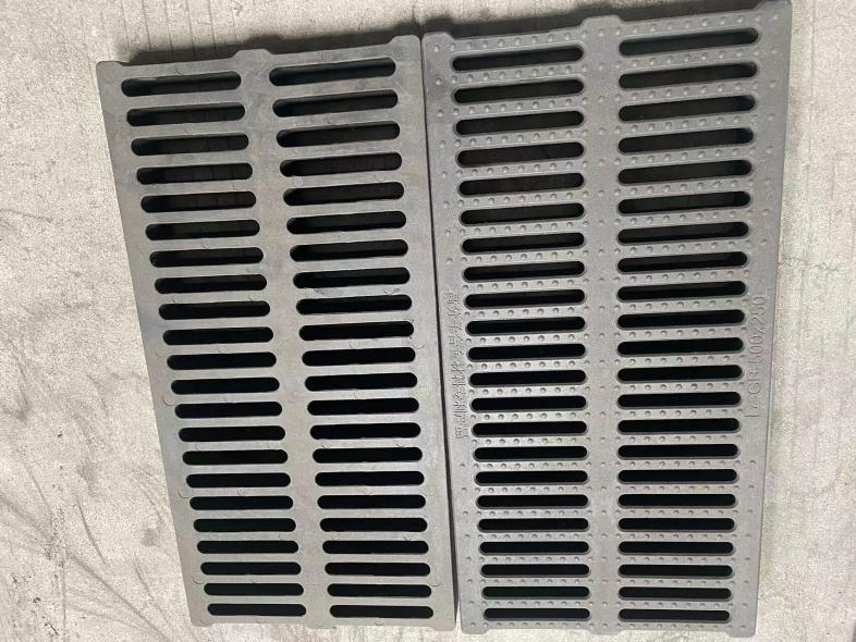 Полимерно-композитный люк