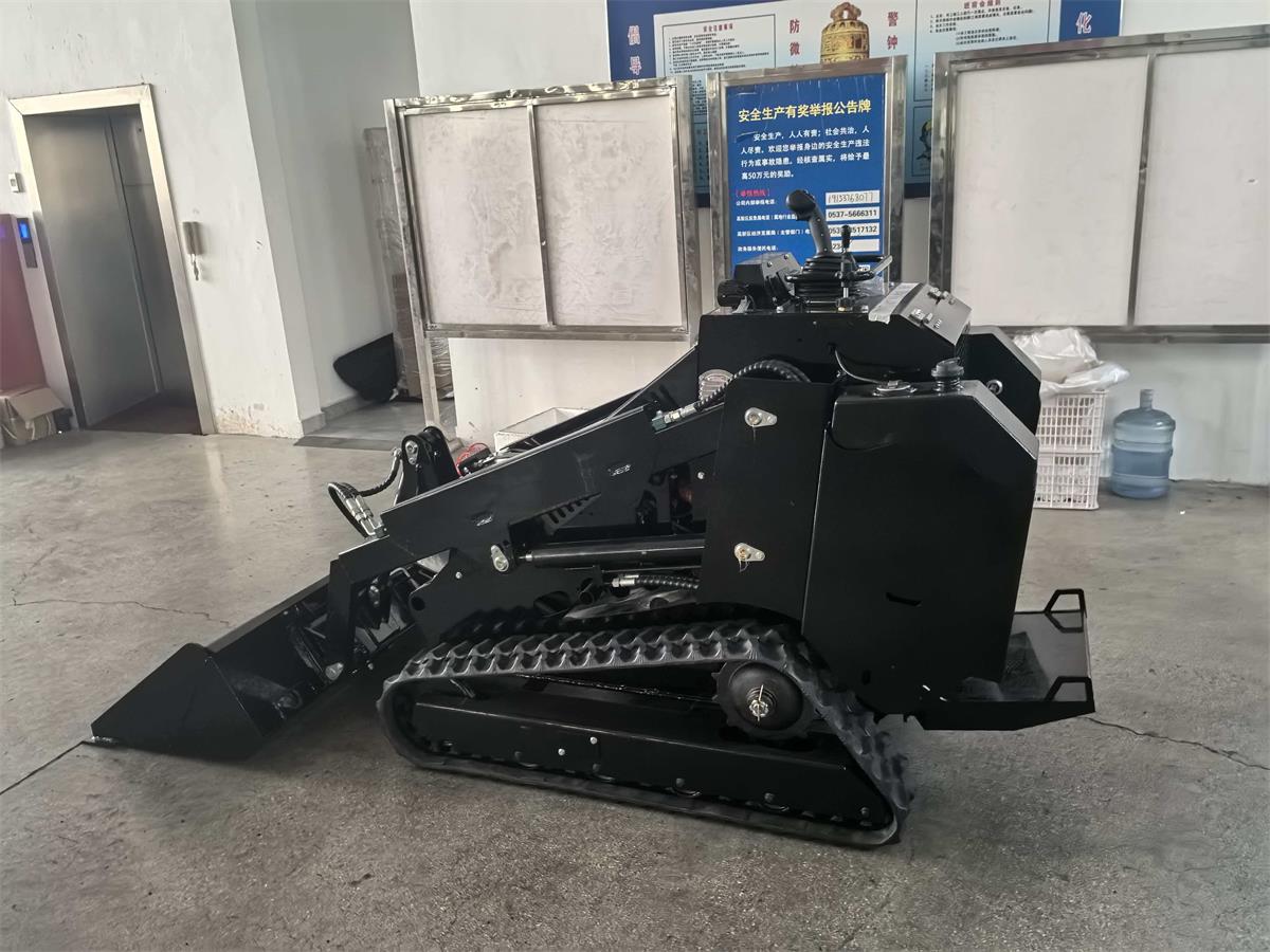 К особым преимуществам мини-погрузчиков относятся: