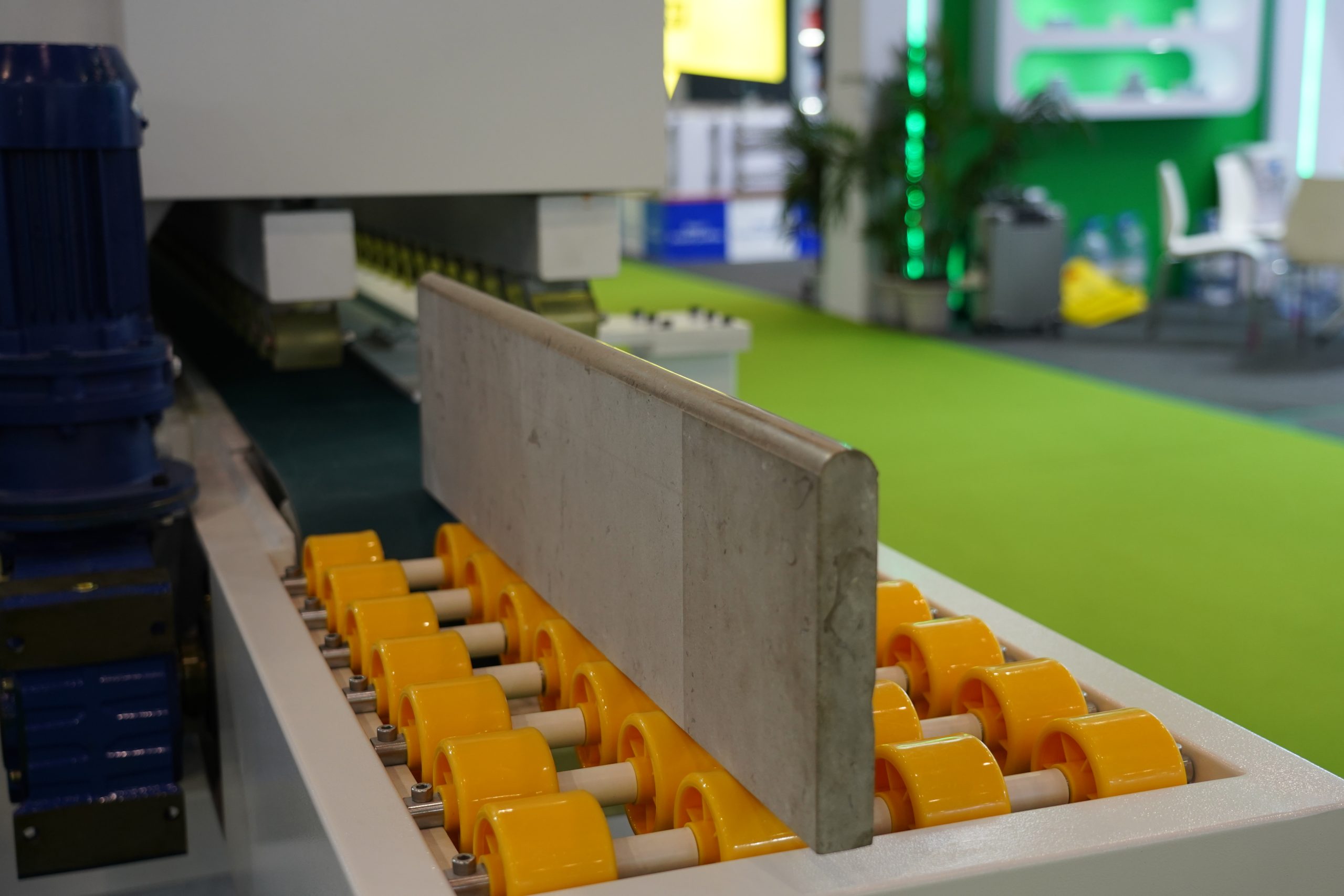 станок для полировки кромки камня