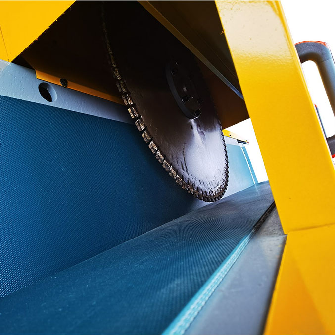 Станок для резки тонкого облицовочного камня