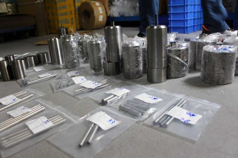 Заказ на изготовление нестандартных деталей для пресс-форм Henghui Mold в Бразилии был успешно доставлен!Продемонстрируйте утонченную жесткую мощь Китая