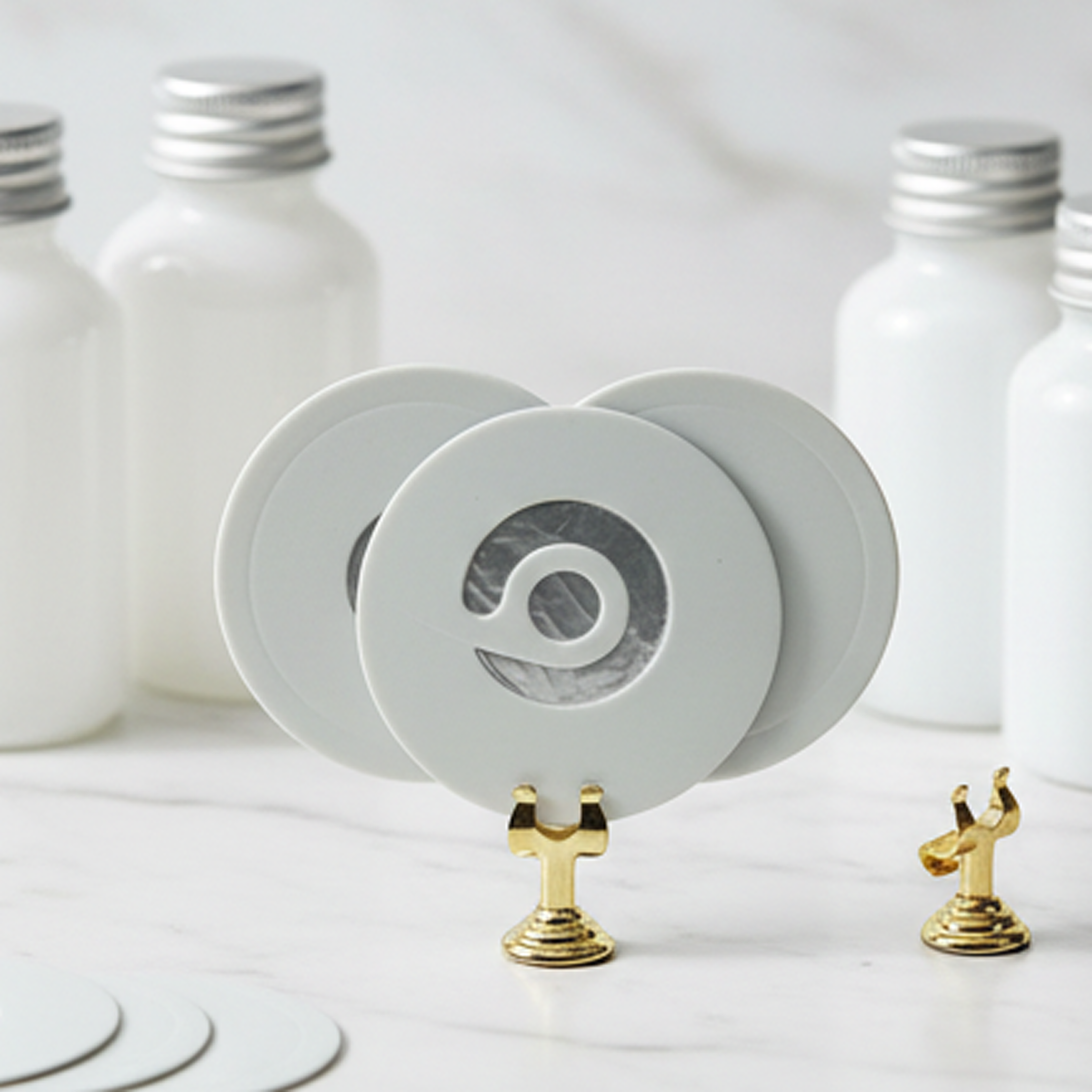 Алюминиевая фольга для индукционной герметизации крышек пластиковых бутылок