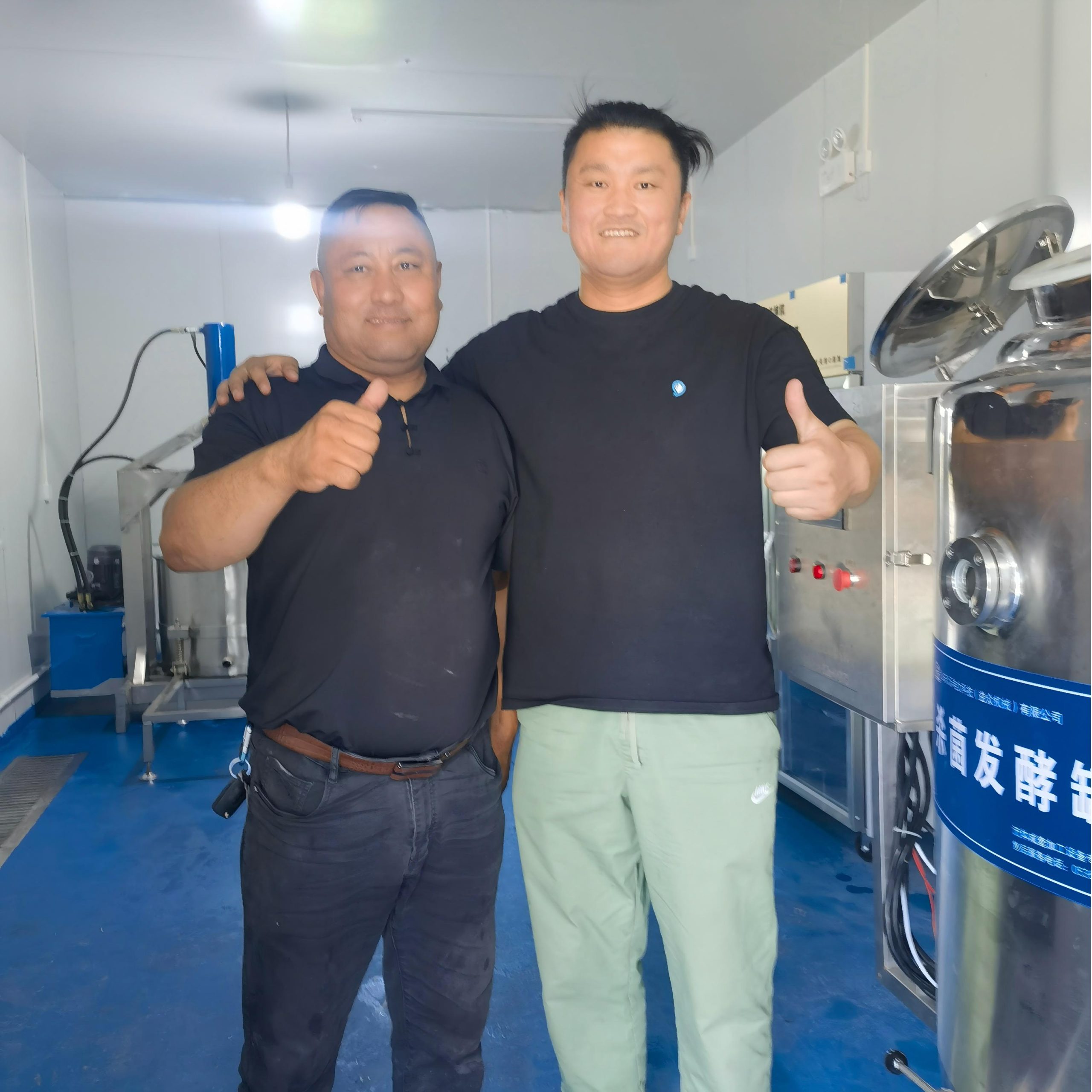 Помощь Yili Dairy в установке линии по производству молочных продуктов.