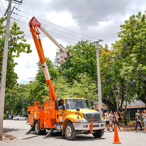 Практическое применение стержней для крепления столбов в промышленных условиях