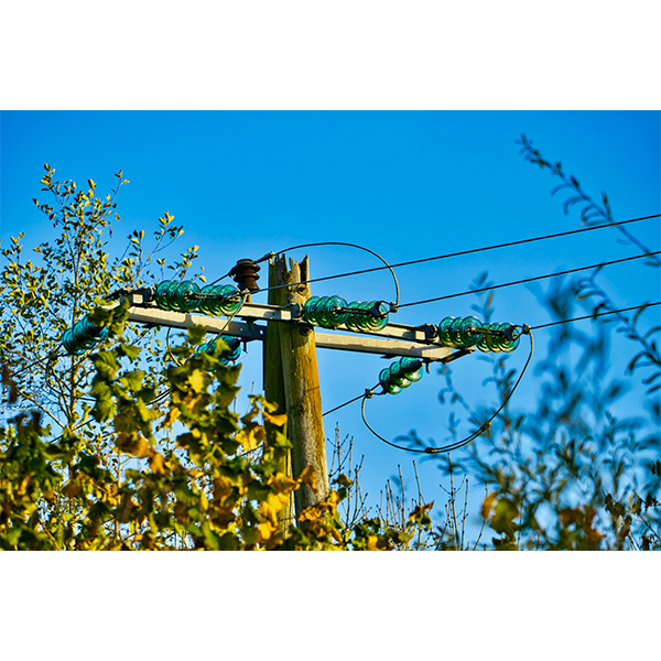 Типы изоляторов для воздушных линий электропередачи и области их применения.