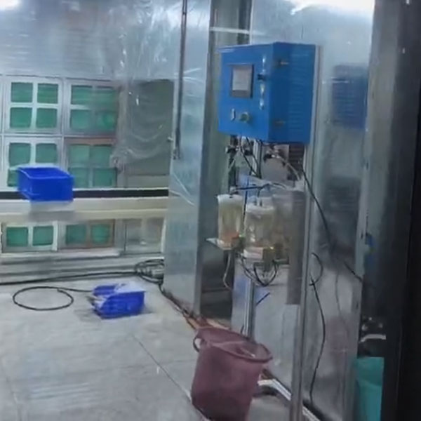 Завершено строительство полностью оборудованной экспериментальной линии для покраски распылением! Она включает в себя роботов, системы электростатического разряда и двухкомпонентную систему.