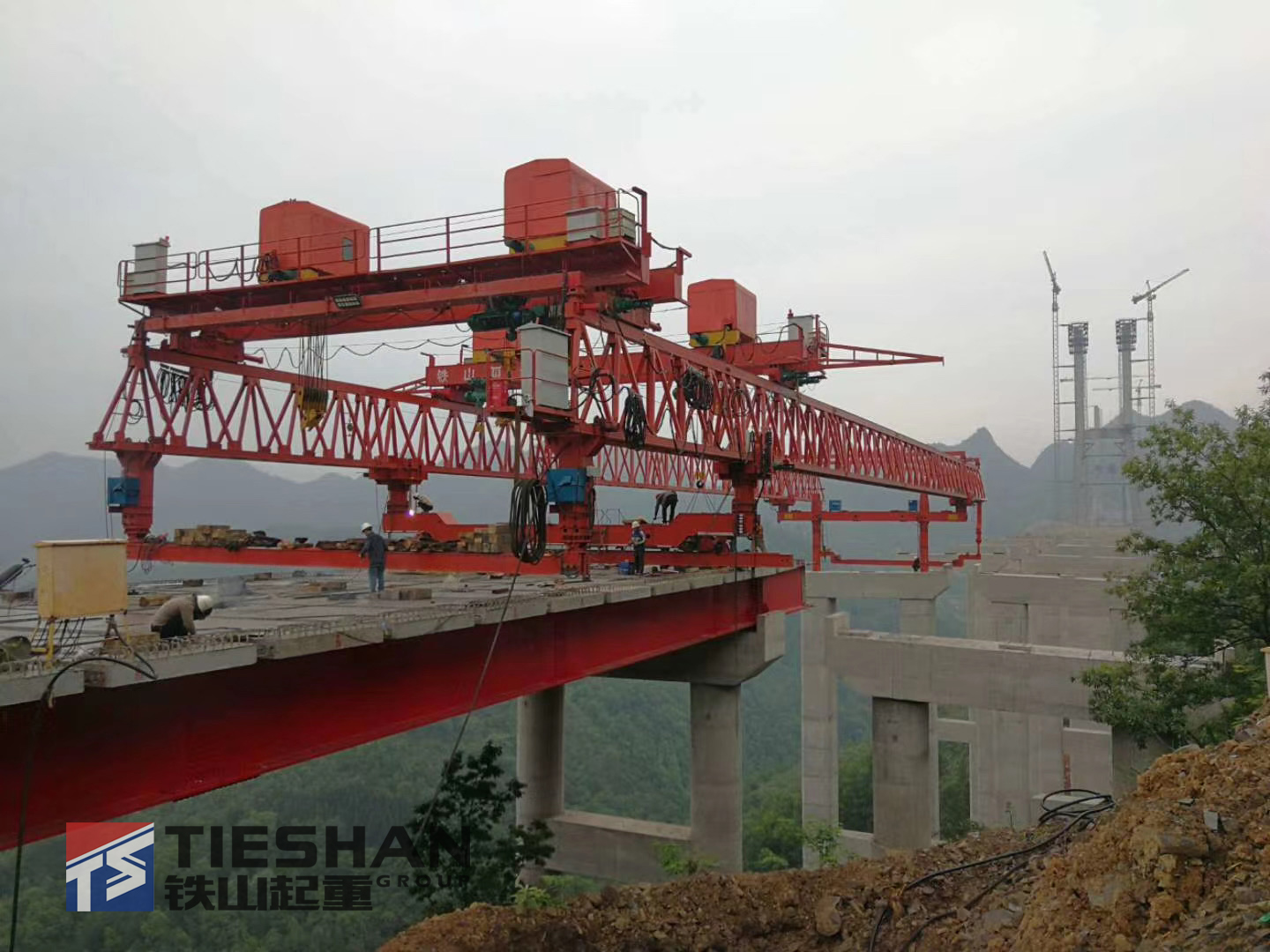 ▲Крановый мостоукладчик Tieshan