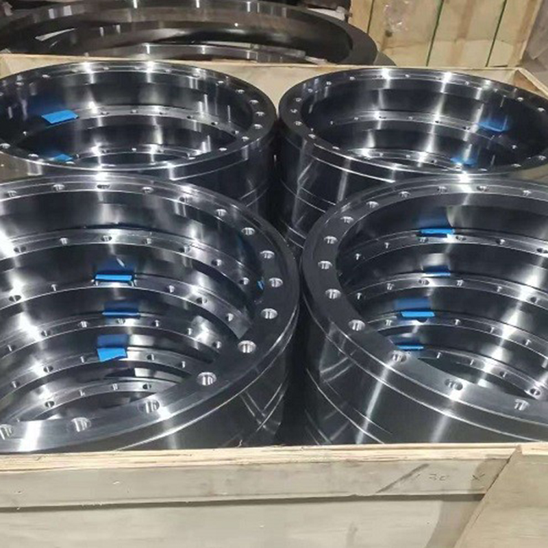 Готовые изделия из заказных фланцев отправляются в Чжэцян для поддержки реализации местных проектов.