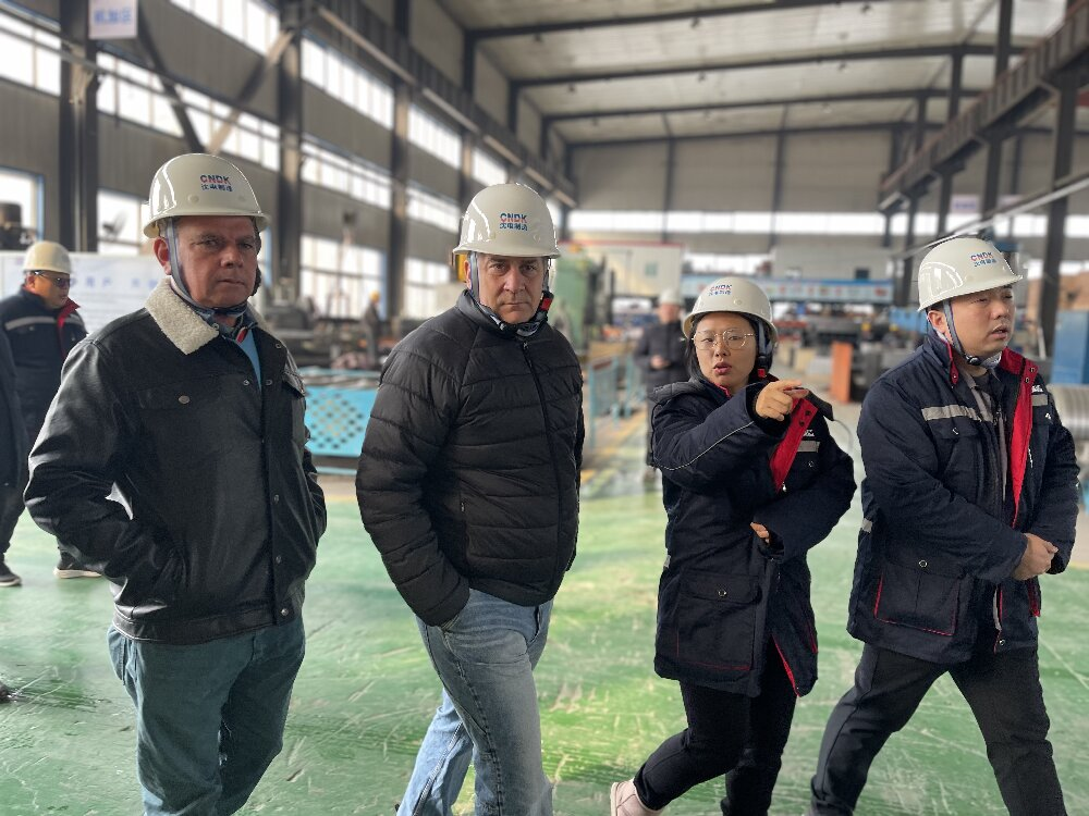 Визит аргентинского клиента на завод для ознакомления