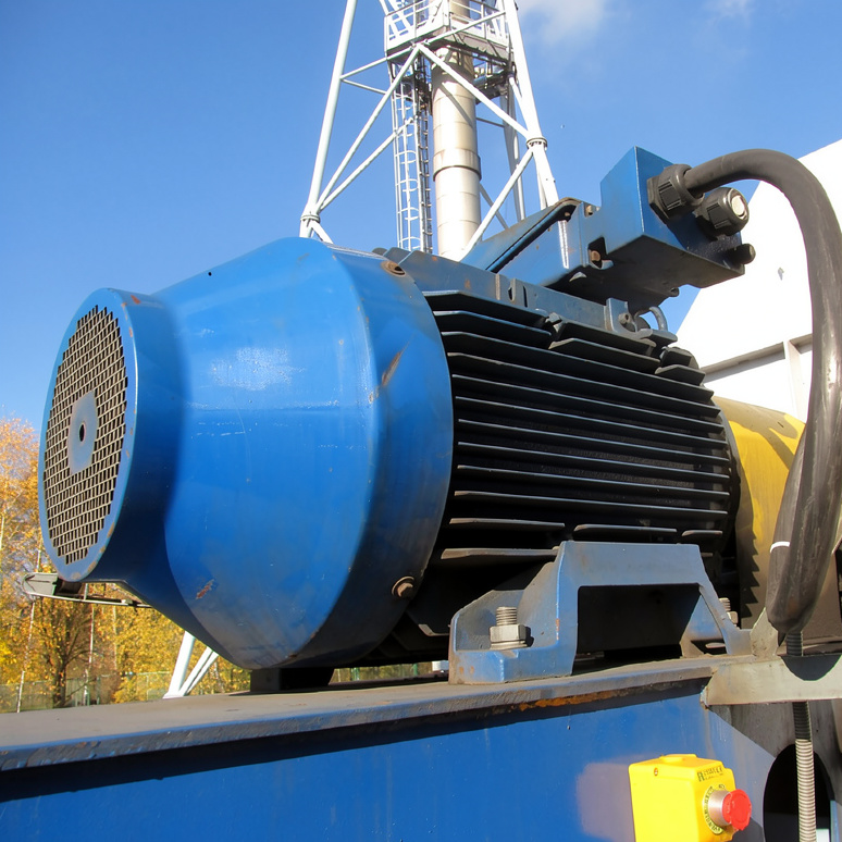 Очистка и повторная сборка двигателя асинхронный трехфазный(