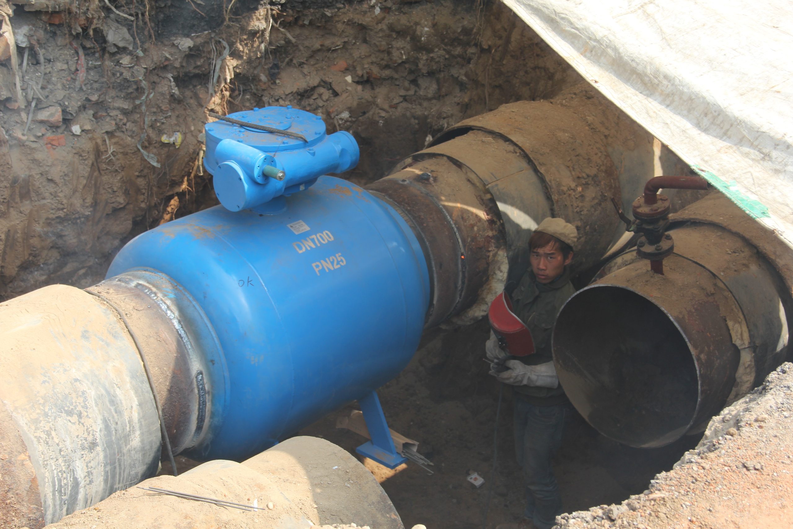 Полностью сварной шаровой кран DN1400 для систем теплоснабжения и водоснабжения