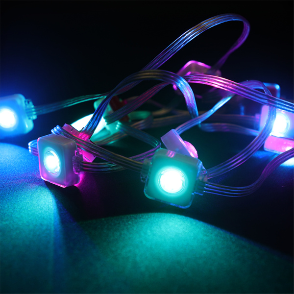 C30 Пиксельный светильник – Пиксельный светильник с технологией RGBW, 16-битной градацией и углом свечения 180° для архитектурного освещения