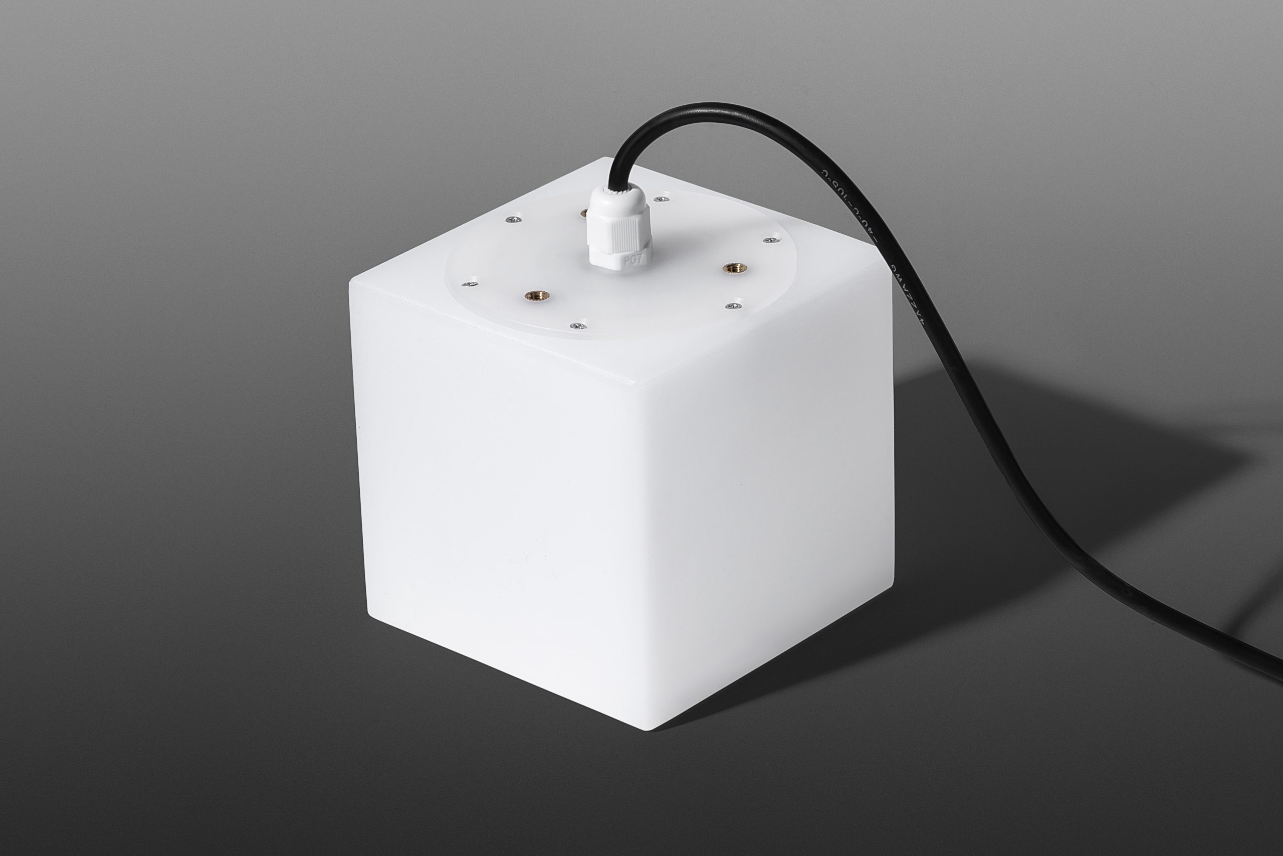 Светодиодный куб C100 RGB – инновационная система профессионального освещения