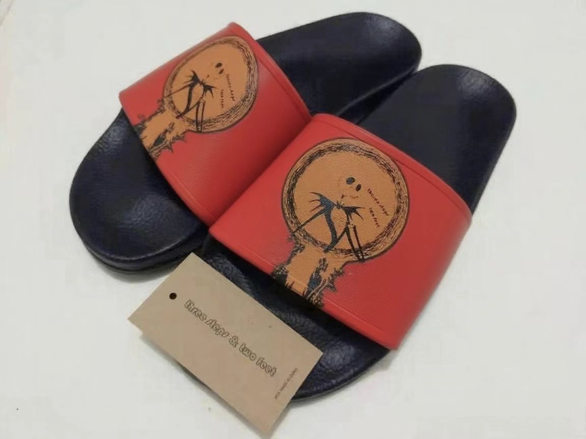 Красные тапочки