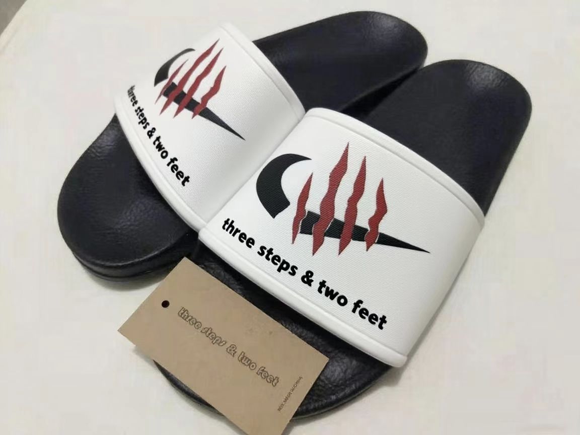 Белые тапочки