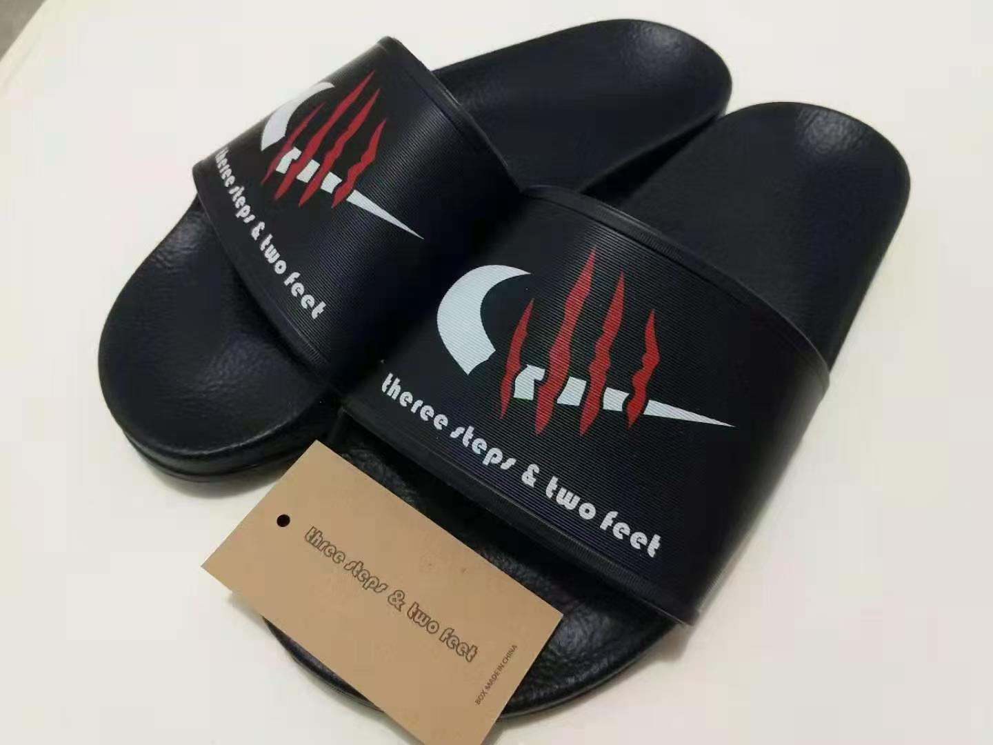 Черные тапочки