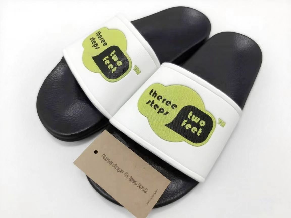 Белые тапочки