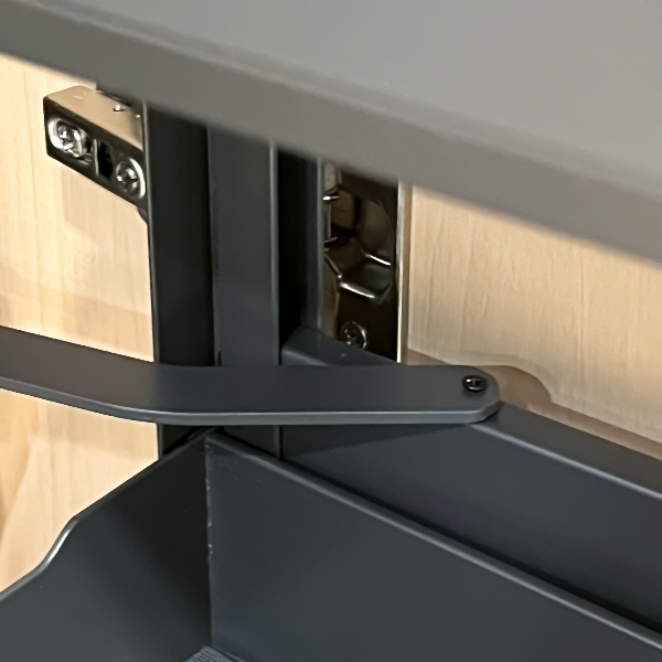 PO6331 Высокий шкаф с синхронизированной корзиной