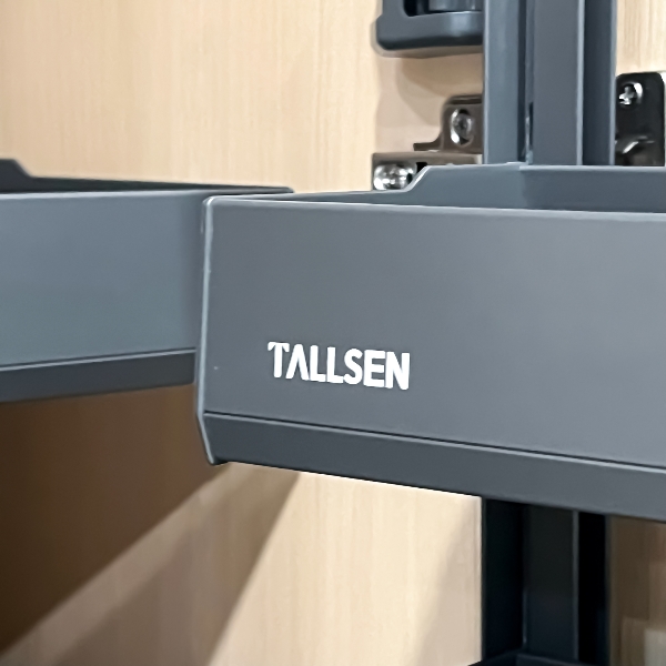 PO6331 Высокий шкаф с синхронизированной корзиной