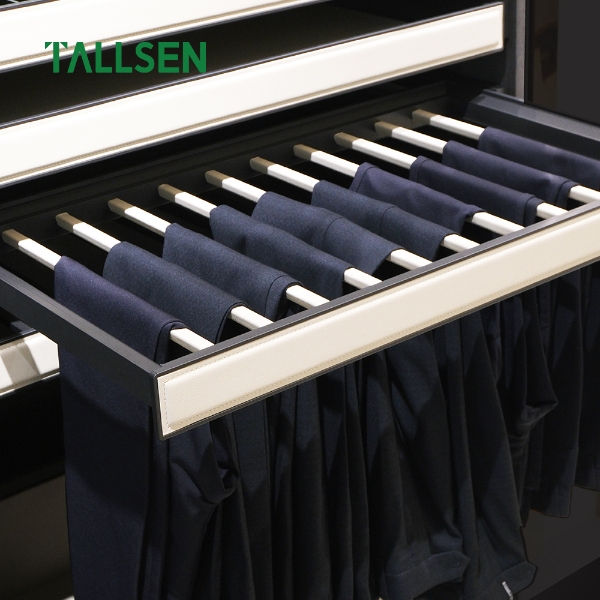 SH8206 Вешалка для брюк（Круглая трубчатая кожа）