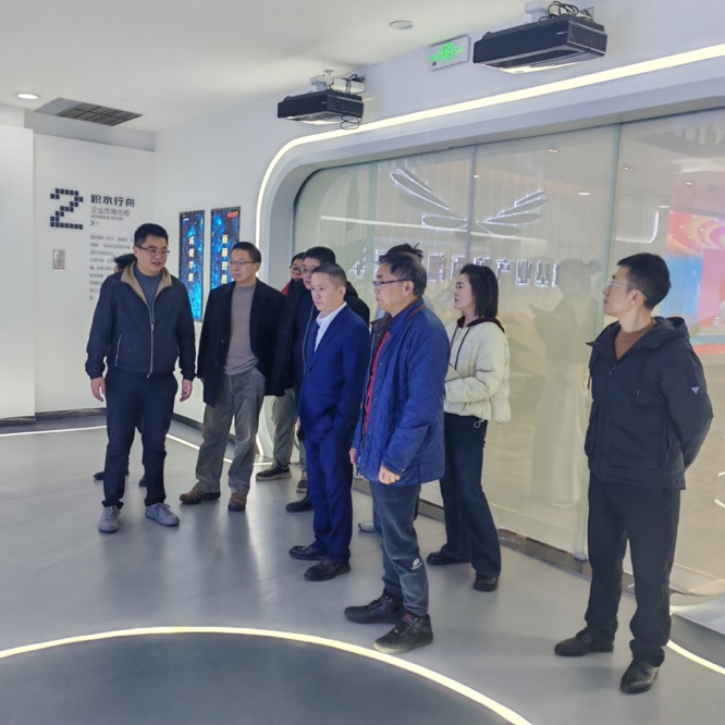 Изучение новых способов энергосбережения в центрах обработки данных и использование технологического сотрудничества для содействия экологичной модернизации глобальных центров обработки данных.