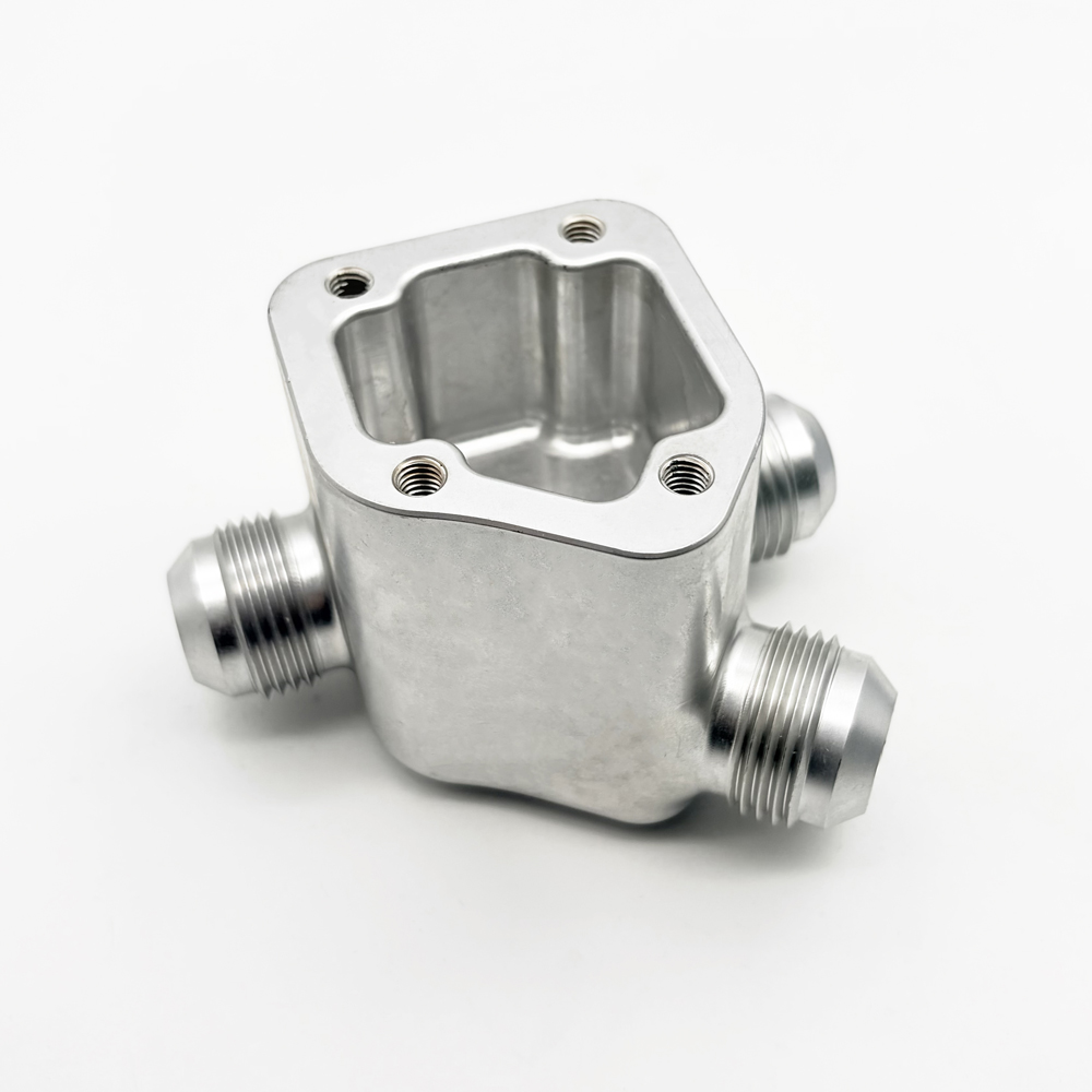 Четырехосный корпус автомобильного термостата, обработанный на станке с ЧПУ
