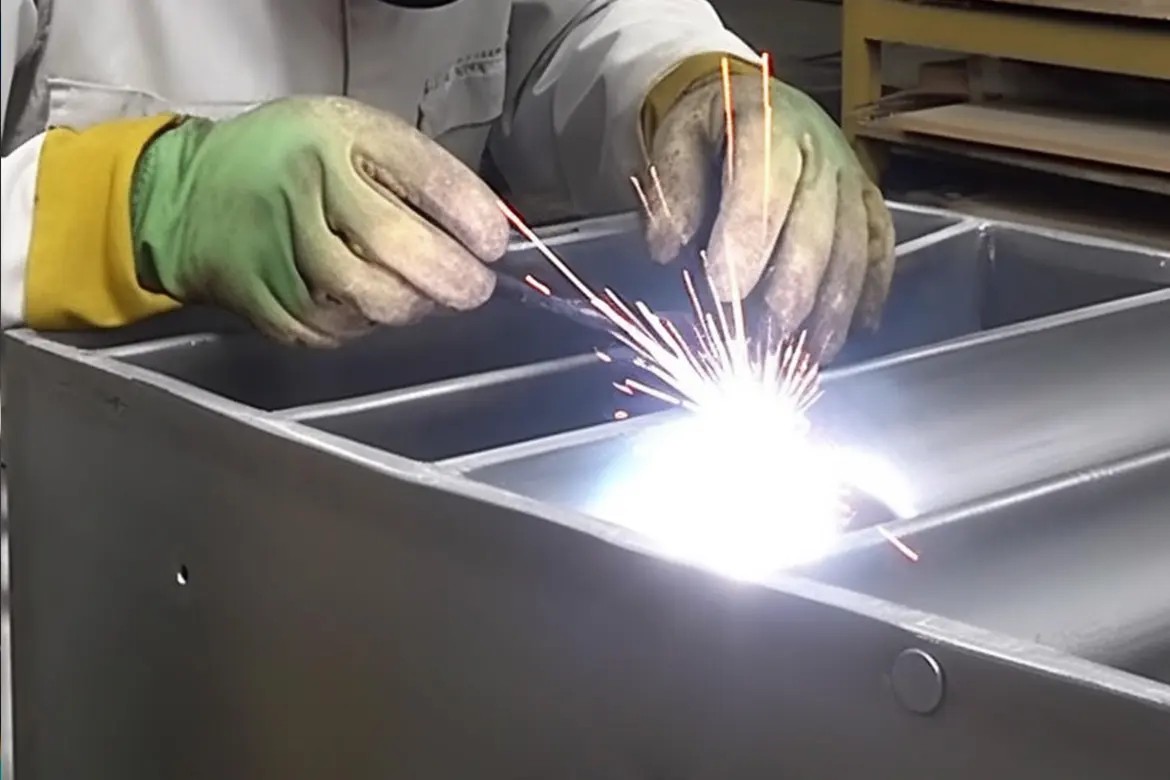 Корпус из алюминия и нержавеющей стали для отвода тепла 5222 (9)