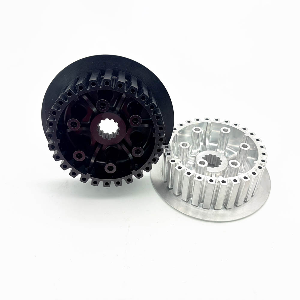 Четырехосевая прецизионная обработка компонентов червячной передачи позволяет выполнять фрезерование нескольких поверхностей и обработку профиля зубьев за одну установку.