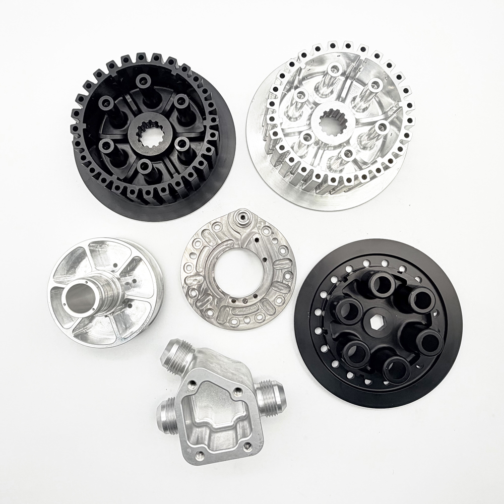 Четырехосевая прецизионная обработка компонентов червячной передачи позволяет выполнять фрезерование нескольких поверхностей и обработку профиля зубьев за одну установку.