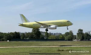 Полностью импортозамещенный SJ-100 совершил первый полет