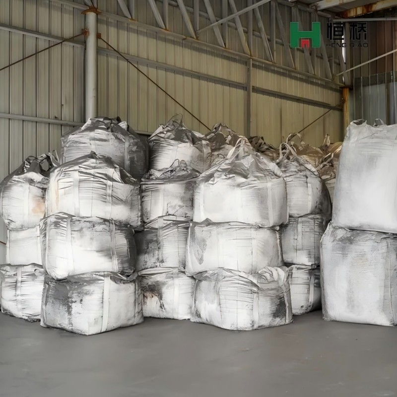 Черный карбид кремния в небольших мешках по 25 кг или по требованию.