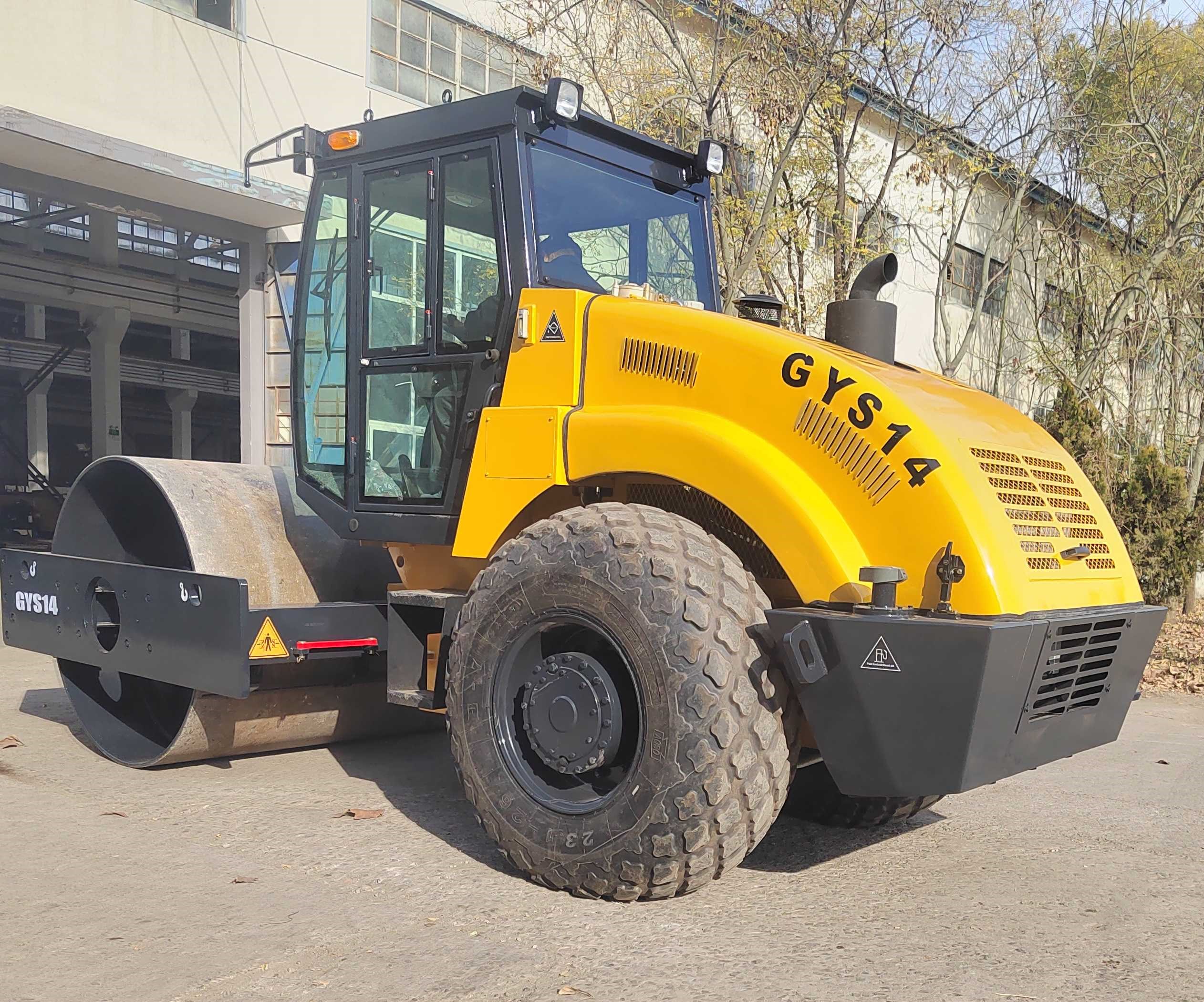 Новое оборудование для строительных площадок: Гидравлический каток с одним цилиндром расширяет возможности проектов