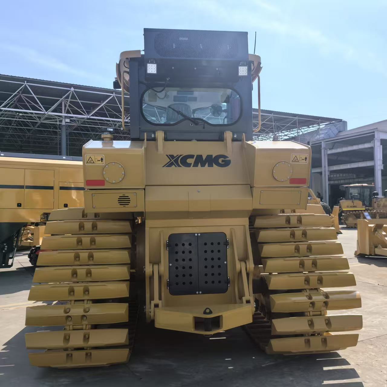 Колёсный бульдозер XCMG D200H