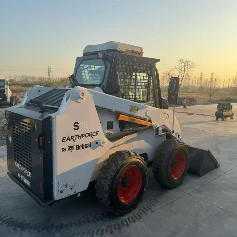 Мини-погрузчик Bobcat S16