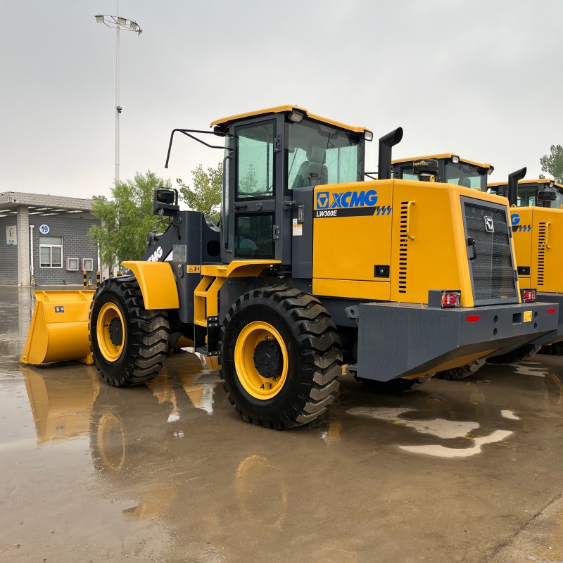 Погрузчик XCMG LW300E