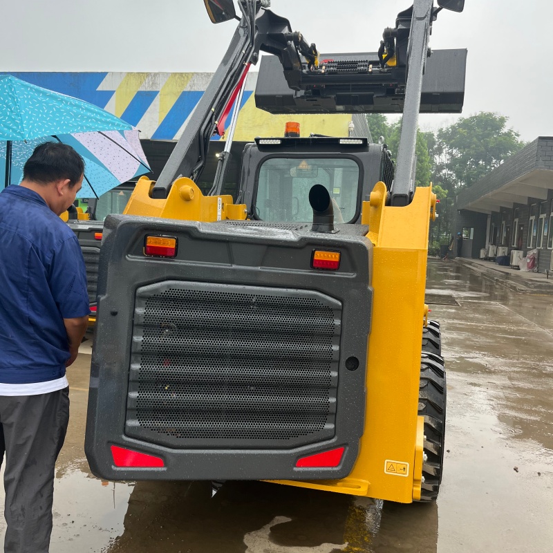 Мини-погрузчик XCMG SR760RU