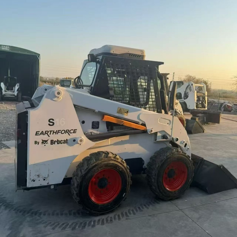 Мини-погрузчик Bobcat S16