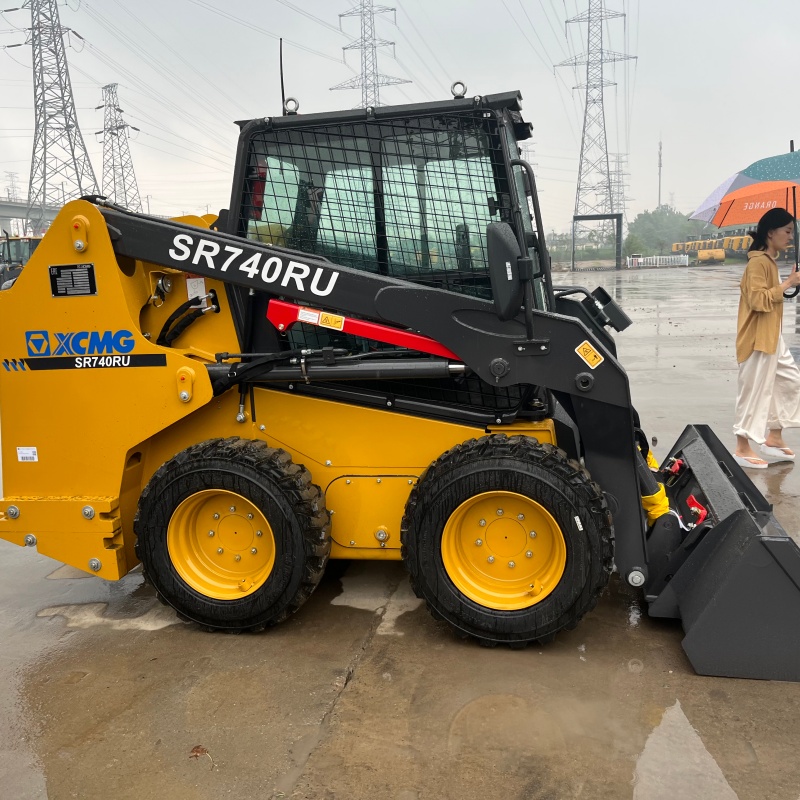 Скидной погрузчик XCMG SR740RU