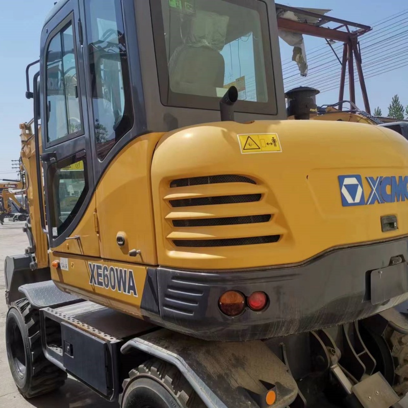 Колёсный экскаватор XCMG XE60WA