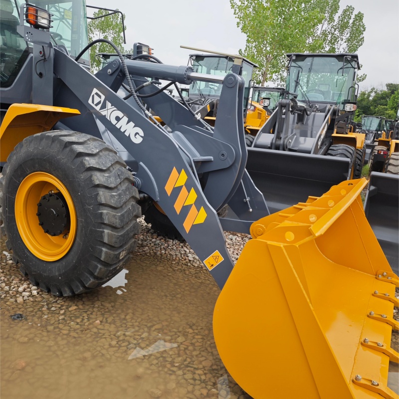 Погрузчик XCMG LW300E