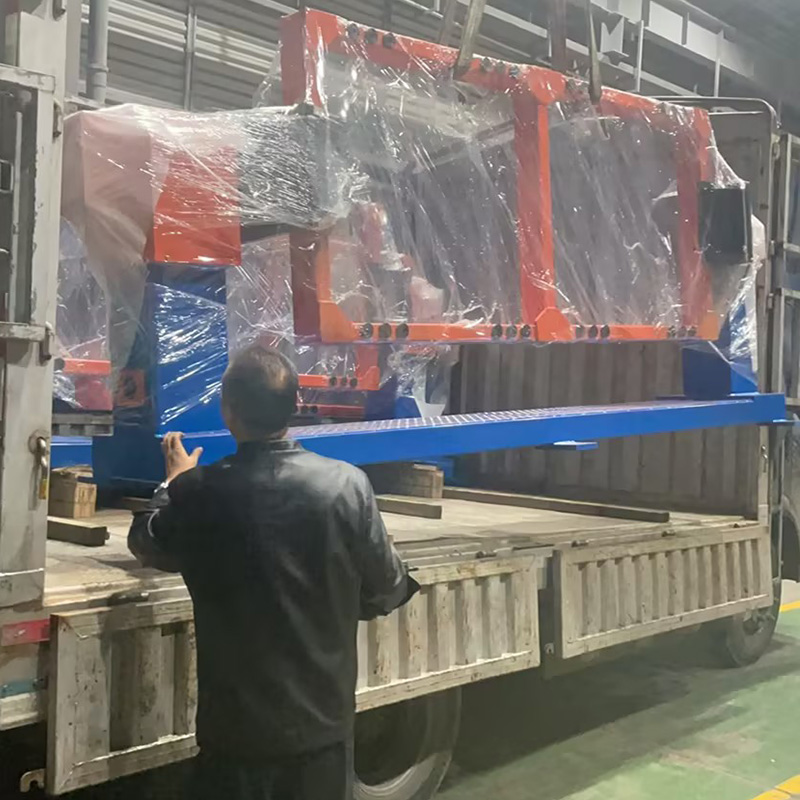 Основная концепция конструкции сверхмощного сварочного позиционера ориентирована на простоту обслуживания и интеллектуальные возможности эксплуатации и обслуживания в тяжелых условиях эксплуатации.