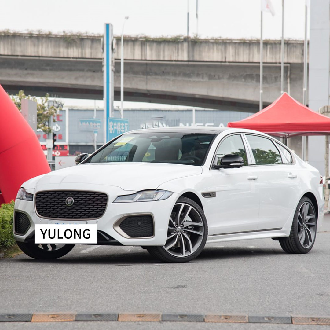 Jaguar XEL среднеразмерный седан