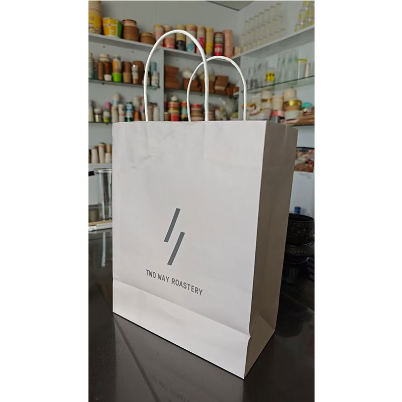 Бумажные пакеты и коробки: повседневная эстетика бумаги